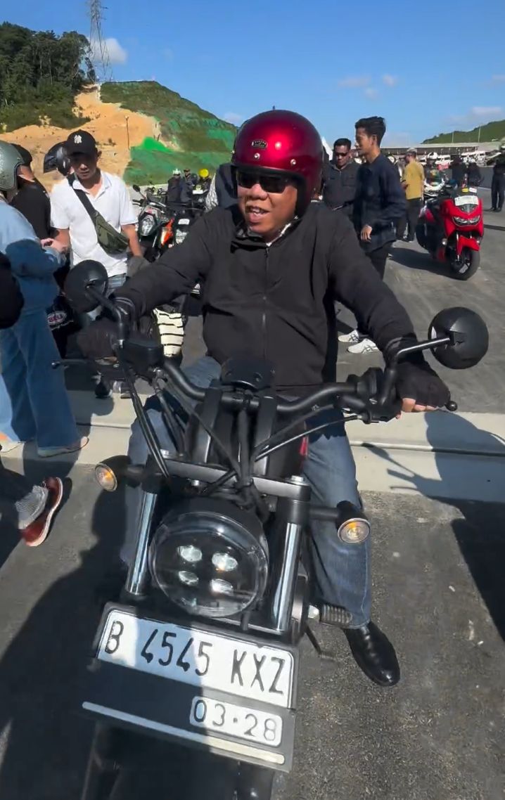 Moge yang digeber Menteri PUPR Basuki saat meninjau jalan tol di IKN