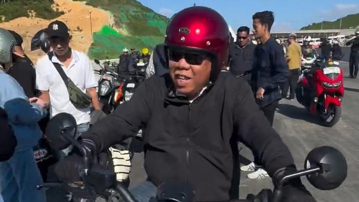 Moge yang digeber Menteri PUPR Basuki saat meninjau jalan tol di IKN