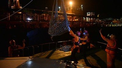 Momen Evakuasi TKI yang Terombang-ambing 4 Hari di Selat Malaka