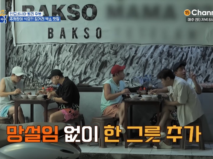 Orang Korea doyan makan bakso di Bali