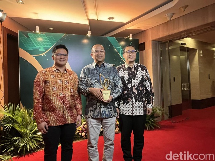PAM Jaya mendapat Anugerah Ekonomi Hijau