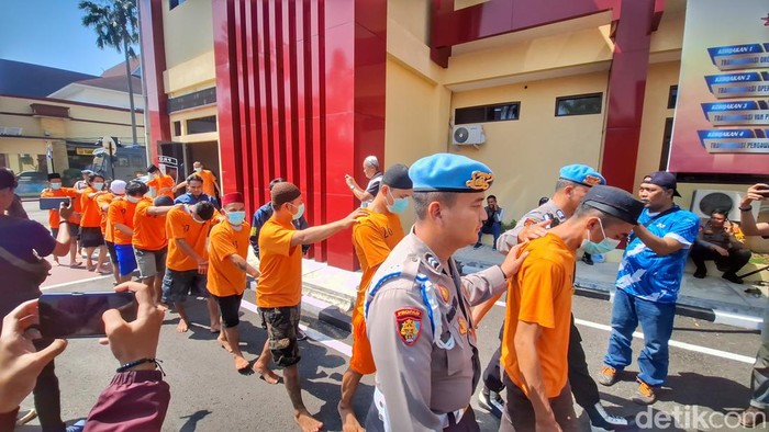Para pengedar narkoba di Kabupaten Bandung saat diciduk polisi.