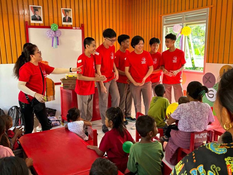 Potret Para Siswa Binus School Simprug Bantu Bangun Kembali Sekolah di Sumba