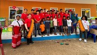Kepala Sekolah Binus School Simprug Isaac Koh mengatakan pembelajaran di sekolah diarahkan untuk mencetak siswa yang tidak hanya berprestasi, tetapi juga mampu memberikan manfaat.“Di Binus School Simprug, kami terus mendorong siswa untuk mendalami setiap minat dan bakat yang dimiliki. Kami juga sangat bangga dengan inisiatif dan kerja keras yang sudah dilakukan untuk kembali membangun sekolah di Sumba. Mereka telah menunjukkan bahwa generasi muda dapat memberikan kontribusi nyata bagi masyarakat,” jelas Isaac. Foto: (Dokumentasi Binus School Simprug)