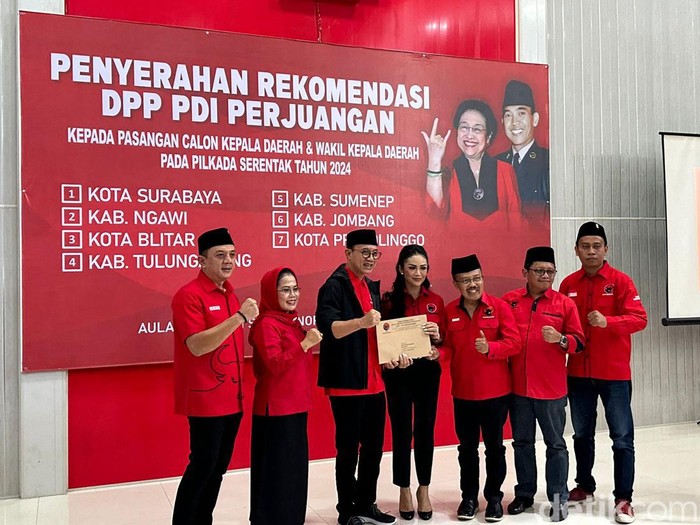 PDIP Berikan Surat Tugas Kepada Krisdayanti Maju di Pilwalkot Batu