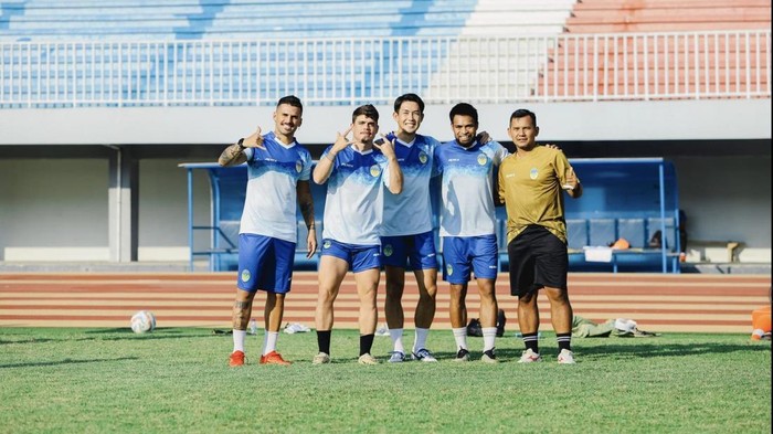 Pemain asing PSIM Jogja di sesi latihan jelang Liga 2 2024/2025.