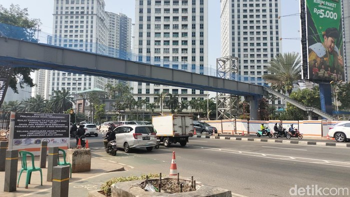 Masyarakat Menanti Penerangan dan Keamanan dengan Rampungnya JPO Depan Citywalk Sudirman