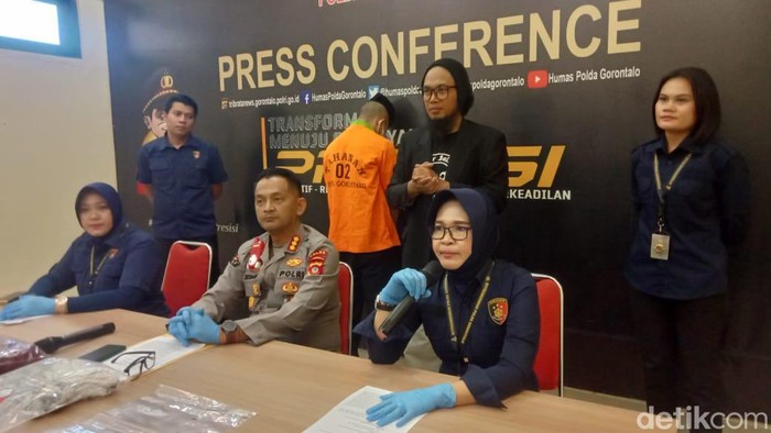 Pemuda di Gorontalo ditangkap karena mencabuli sepupunya yang masih di bawah umur saat mengungsi karena banjir.