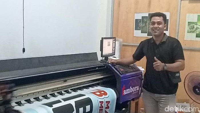 Penanggung Jawab Tambora Printing, Herman. (Dok. Rafiin/detikBali)