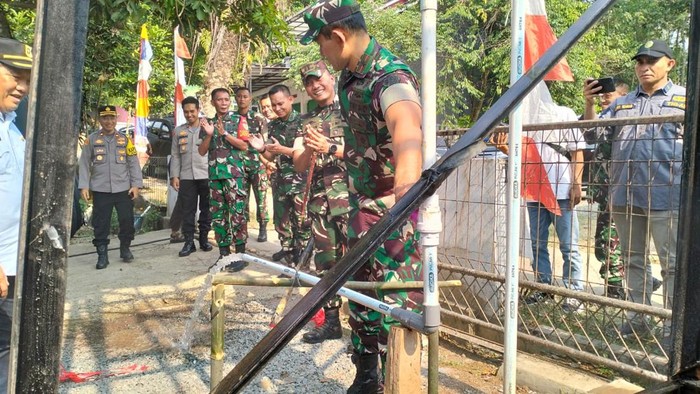 TNI AD Tingkatkan Akses Air Bersih bagi Masyarakat dengan Peresmian Sumur Bor di Jonggol