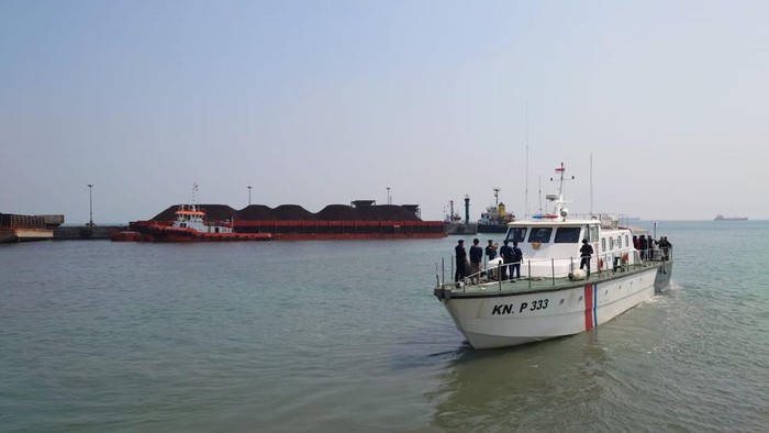 Imigrasi Cilegon gelar patroli gabungan awasi orang asing di laut (M Iqbal)
