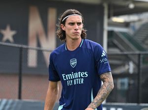 Alasan Arteta Belum Beri Riccardo Calafiori Kesempatan Main