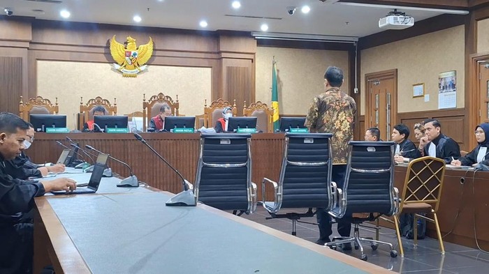 Hakim Melonggarkan Hukuman Djoko Dwijono, Memicu Kontroversi dalam Kasus Korupsi Tol MBZ