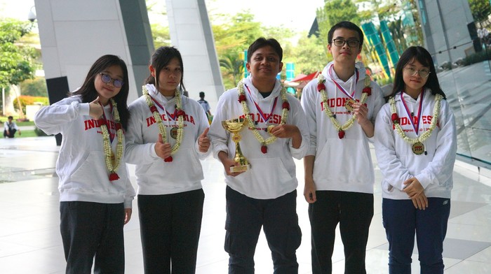 Siswa Indonesia raih 3 penghargaan pada Kejuaraan Dunia Debat Sekolah di Serbia