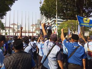 969 Polisi Amankan Demo Sopir JakLingko di Balai Kota