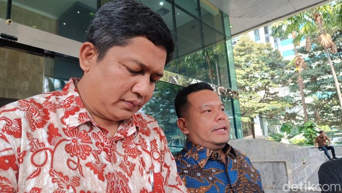 Tim Hukum PDIP, Johannes Tobing dkk mendatangi Dewan Pengawas (Dewas) KPK (Azhar/detikcom).