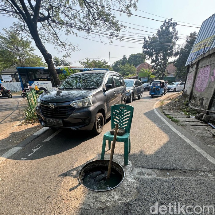 Bahaya Tersembunyi: Lubang Limbah di Tengah Jalan Manggarai Jaksel Bahayakan Keselamatan Pengguna Jalan