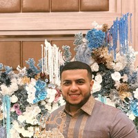 Tanggal pertunangan tersebut rupanya juga bertepatan dengan hari ulang tahun Yislam. Kue dengan dekorasi berbentuk minion tampak sudah dipersiapkan untuk menyambut hari spesial Yislam tersebut. Foto: Instagram