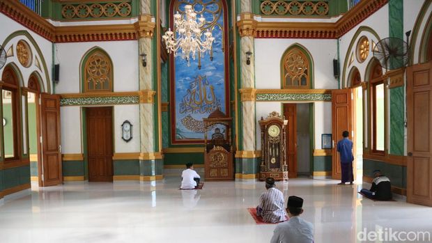 Bangunan Masjid Baiturrohman yang bergaya Eropa di Desa Soneyan, Kecamatan Margoyoso, Kabupaten Pati, Rabu (31/7/2024).