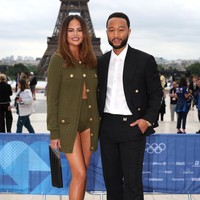 Mengapa dia hanya memakai celana dalam? tulis salah satu orang. Komentar lain berbunyi, Terlihat seperti dia memakai popok,” tambah netizen lainnya. Pakaianmu konyol, kritik lainnya. Foto: Getty Images