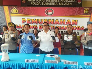 Polda Sumsel Musnahkan 1,4 Kg Sabu, 17 Orang Diamankan