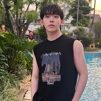 Dia dikenal sangat pintar karena memiliki IQ  151. Saat lulus dari KAIST pada pertengan Februasi 2024, ia meraih gelar sarjana dengan predikat terhormat. Foto: Instagram/@horang.wave