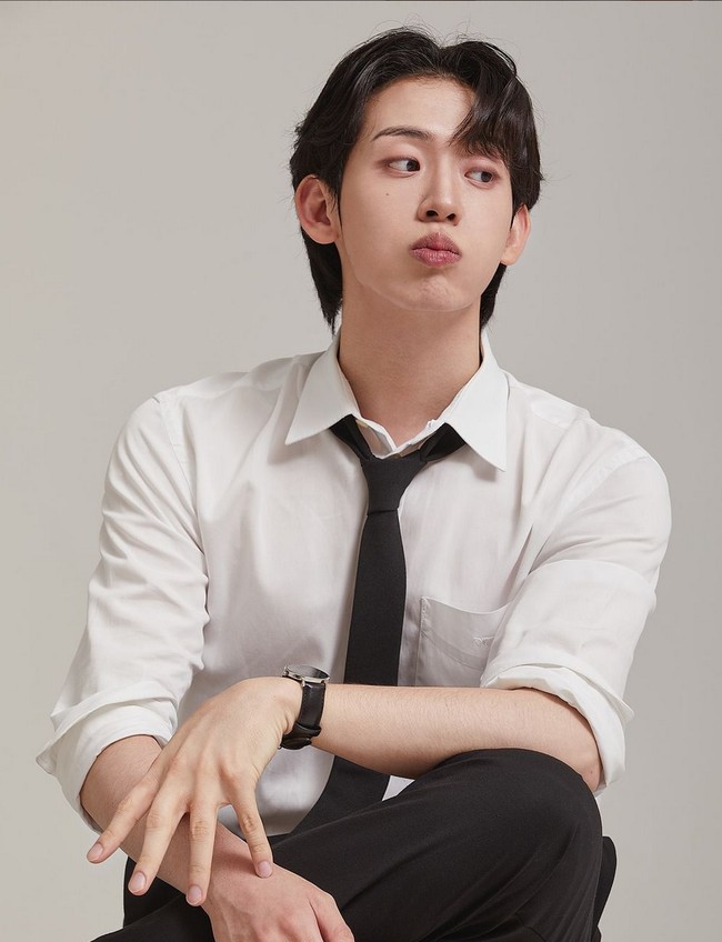 Saat ini, Heo Seong Beom melanjutkan pendidikan pascasarjana bidang AI (Artificial Intelligence) dan melakukan penelitian AI Multimodal. Foto: Instagram/@horang.wave