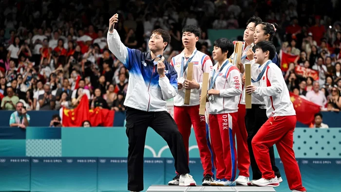 Foto Selfie Atlet Korsel-Korut di Olimpiade Paris 2024