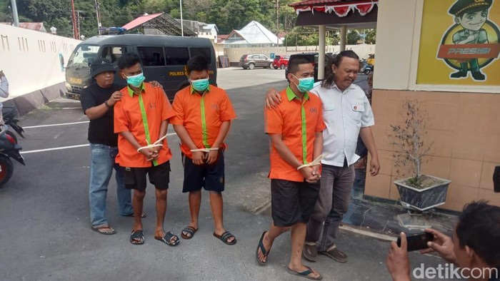 Enam orang komplotan pencuri knalpot di Kota Gorontalo, Provinsi Gorontalo yang kepergok warga saat beraksi telah ditetapkan tersangka.