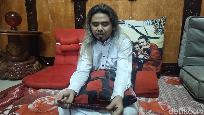 Gus Samsudin saat ditemui di rumahnya.