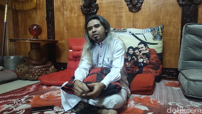 Gus Samsudin saat ditemui di rumahnya.
