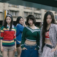 Personel grup KPop NewJeans berdarah Vietnam itu kembali terlihat dengan rambut bob-nya dalam video klip ‘How Sweet’. Kemudian terungkap bahwa selama ini Hanni NewJeans hanya memakai wig. Foto: Instagram