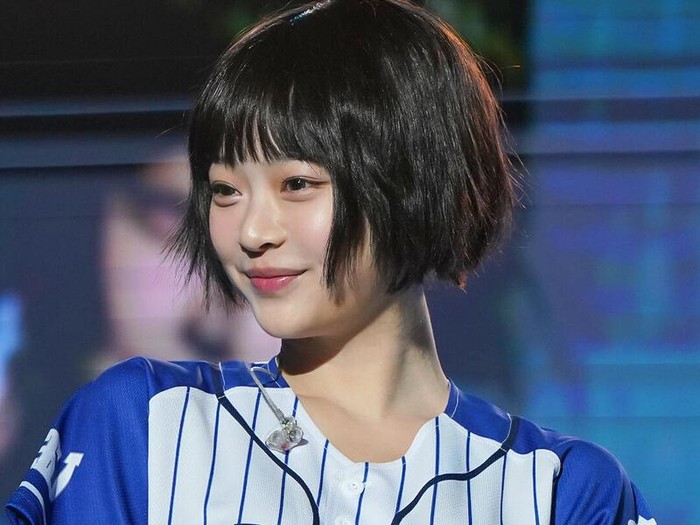 Hanni NewJeans Populerkan Potongan Bob, Jadi Tren Rambut 2025 Hanni NewJeans Populerkan Potongan Bob, Jadi Tren Rambut 2025