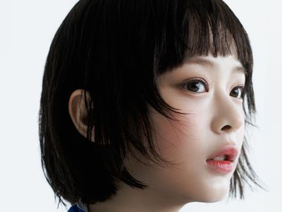 8 Foto Hanni NewJeans yang Populerkan Potongan Bob, Jadi Tren Rambut 2025