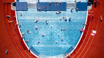 Zona Merah Oleh Marcin Giba Foto: International Photography Awards