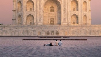 Taj Mahal Saat Matahari Terbit Oleh Jacques Szymanski Foto: International Photography Awards