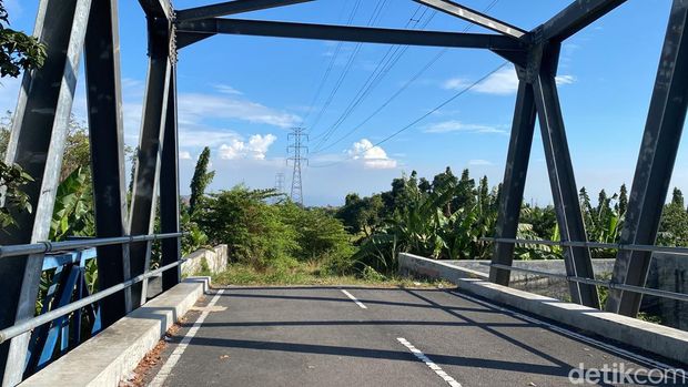 Jembatan prank Perumahan Gunung Sari Indah, Kecamatan Karangpilang, Surabaya
