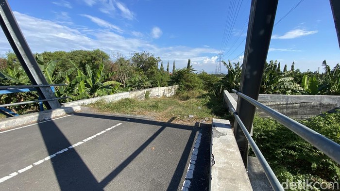 Jembatan prank Perumahan Gunung Sari Indah, Kecamatan Karangpilang, Surabaya
