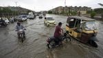 Penampakan Banjir Rendam Kawasan Karachi Pakistan