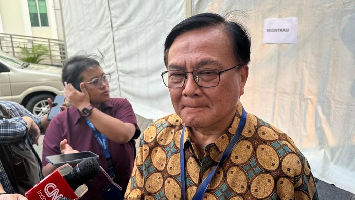 Ketua Harian Kompolnas Benny Mamoto