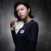 Kim Ye Ji membuat rekor dalam kategori 25 meter. Namun dalam finalnya ia belum bisa mengalahkan rekannya dari Korea Selatan, Oh Ye Jin, yang mendapatkan medali emas. Foto: Dok. Naver