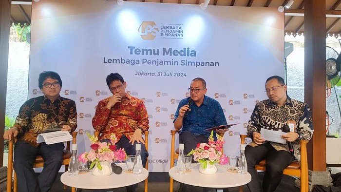 Konferensi Pers LPS