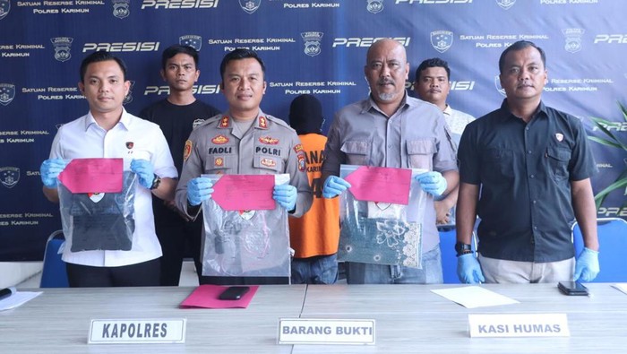 Konferensi pers pemerkosaan terhadap anak di Karimun. (Alamudin Hamapu/detikSumut)