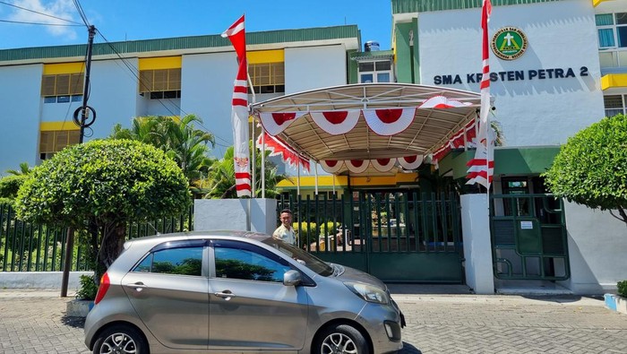Lokasi sekolah Petra di Jalan Manyar yang sedang berstigang dengan pengurus RW setempat soal iuran keamanan.