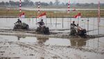 Unik! Ada Lomba Balap Traktor di Indramayu