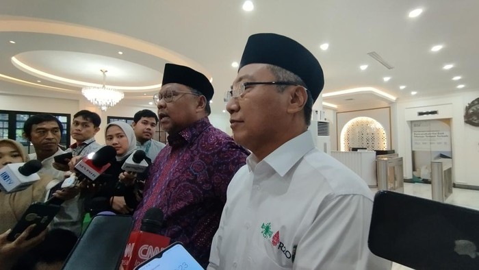 Lukman Edy bersama dengan Ishaq Zubaeri Raqib di Kantor PBNU, Jakarta.