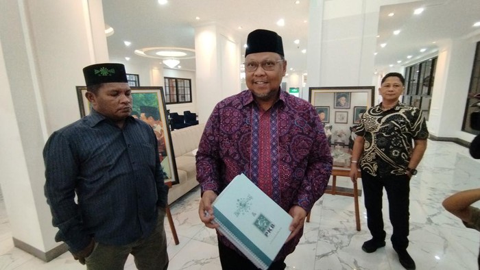 Mantan Sekjen PKB Lukman Edy mendatangi Kantor Pengurus Besar Nahdlatul Ulama (PBNU).