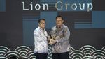 Momen Batam Aero Technic Milik Lion Group Sabet Anugerah Ekonomi Hijau