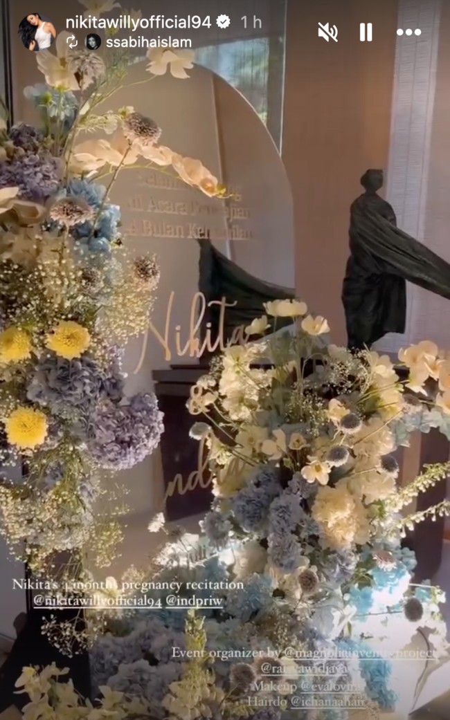 Nikita Willy dan suaminya, Indra Priawan, baru saja menggelar acara tasyakuran 4 bulan kehamilan anak kedua mereka. Acara tersebut digelar pada Rabu (31/7/24). Foto: Instagram/@nikitawillyofficial94