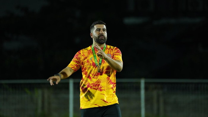 Pelaltih fisik Arema FC Gustavo Correa